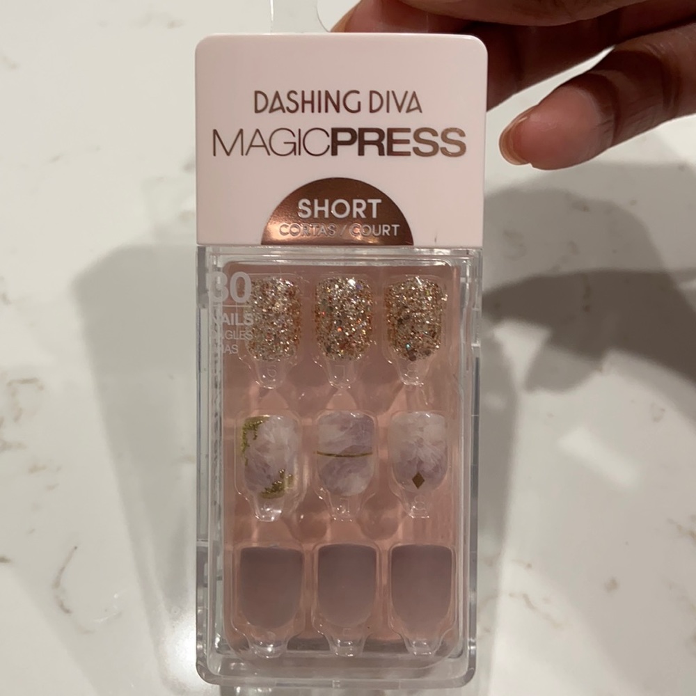 Dashing Diva Magic Press “Magnetic Field”
